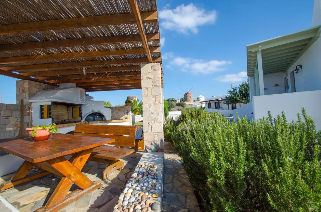 Chaido * Plaka (Milos)